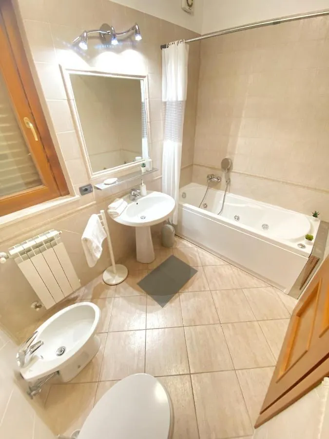 Sun Nest Apartment - Terrace & Garage Fiumicino