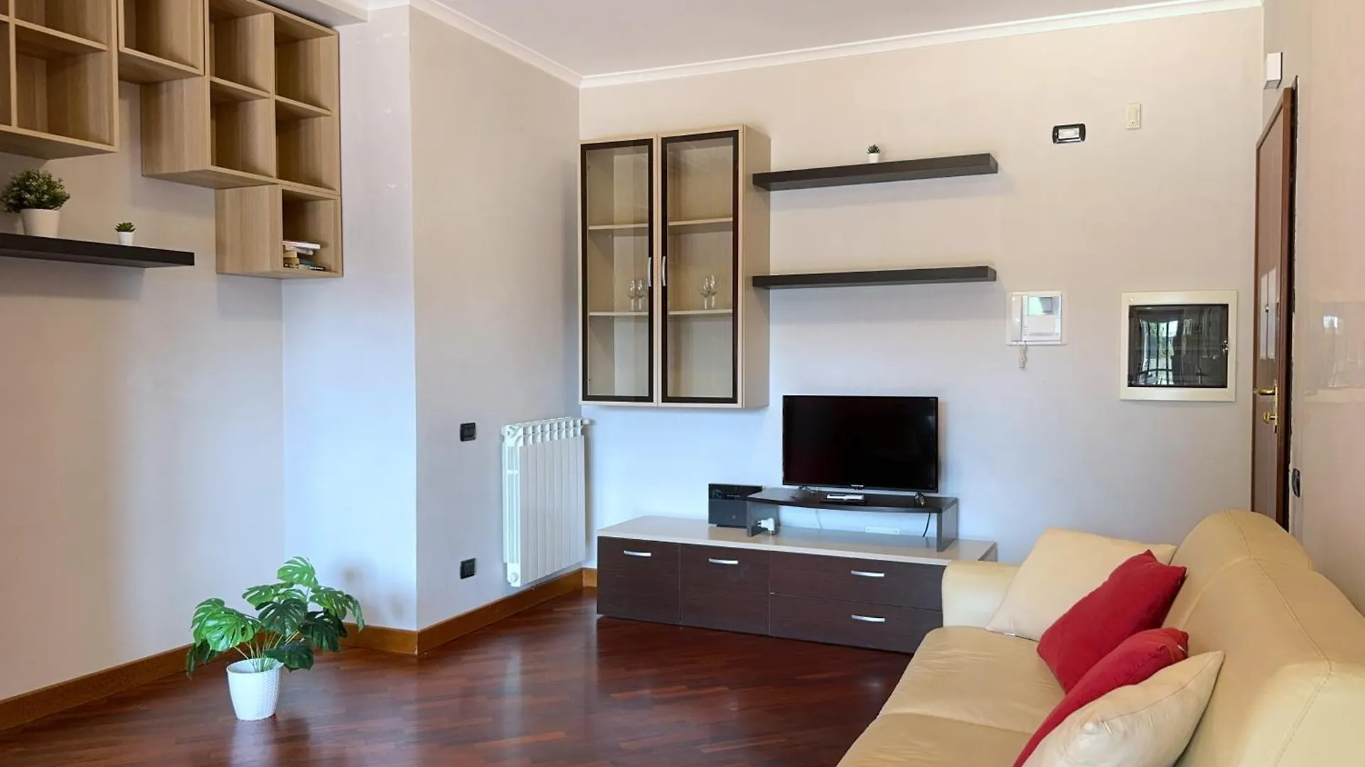 Sun Nest Apartment - Terrace & Garage Fiumicino